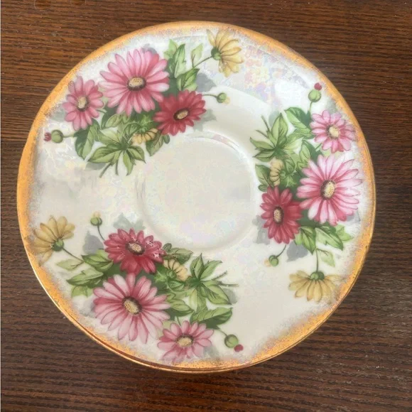 Vintage Ucago September Lusterware "Asters" Cup and Saucer - Picture 4 of 9